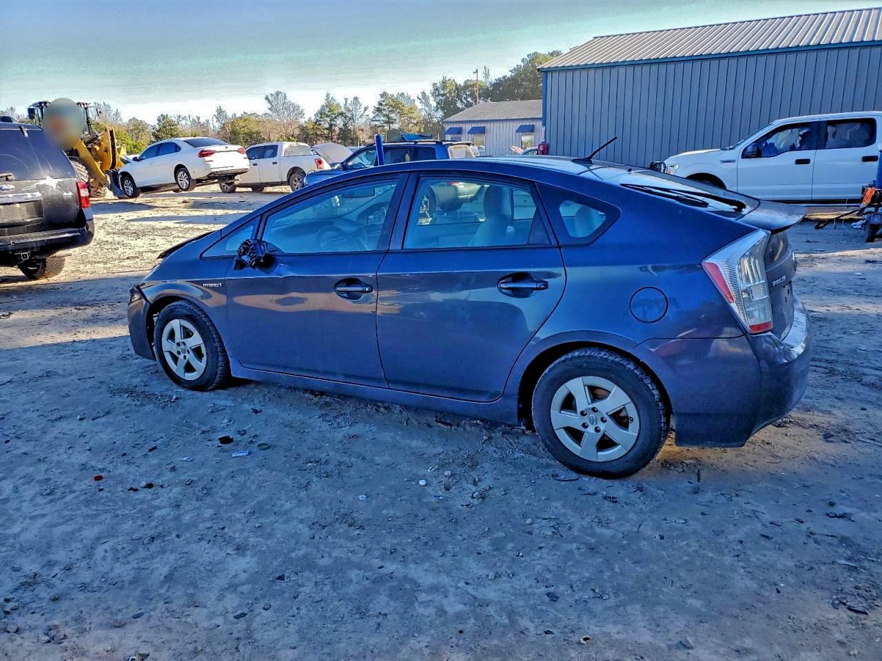 2010 TOYOTA PRIUS III photo 2