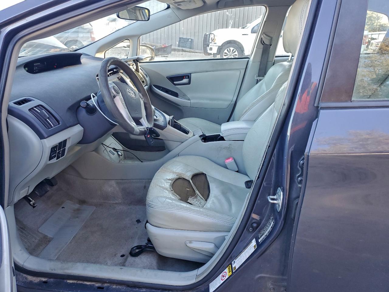 2010 TOYOTA PRIUS III photo 7