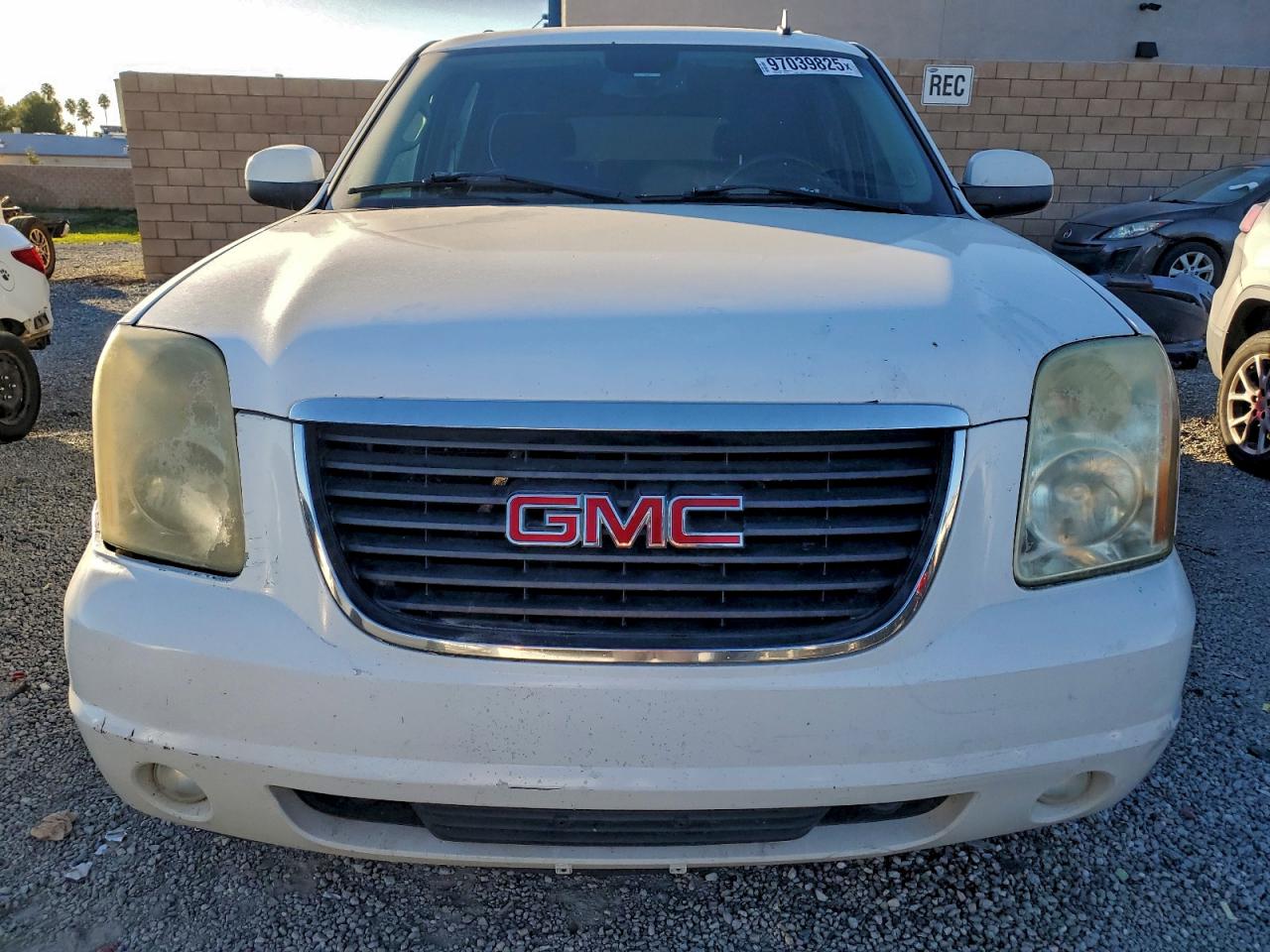 2007 GMC YUKON XL C1500 photo 9