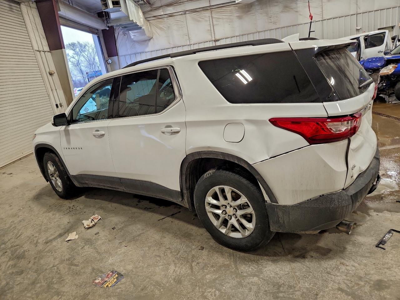 2020 CHEVROLET TRAVERSE LT photo 5