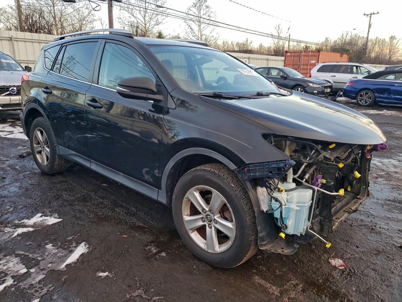 2015 TOYOTA RAV4 XLE photo 7