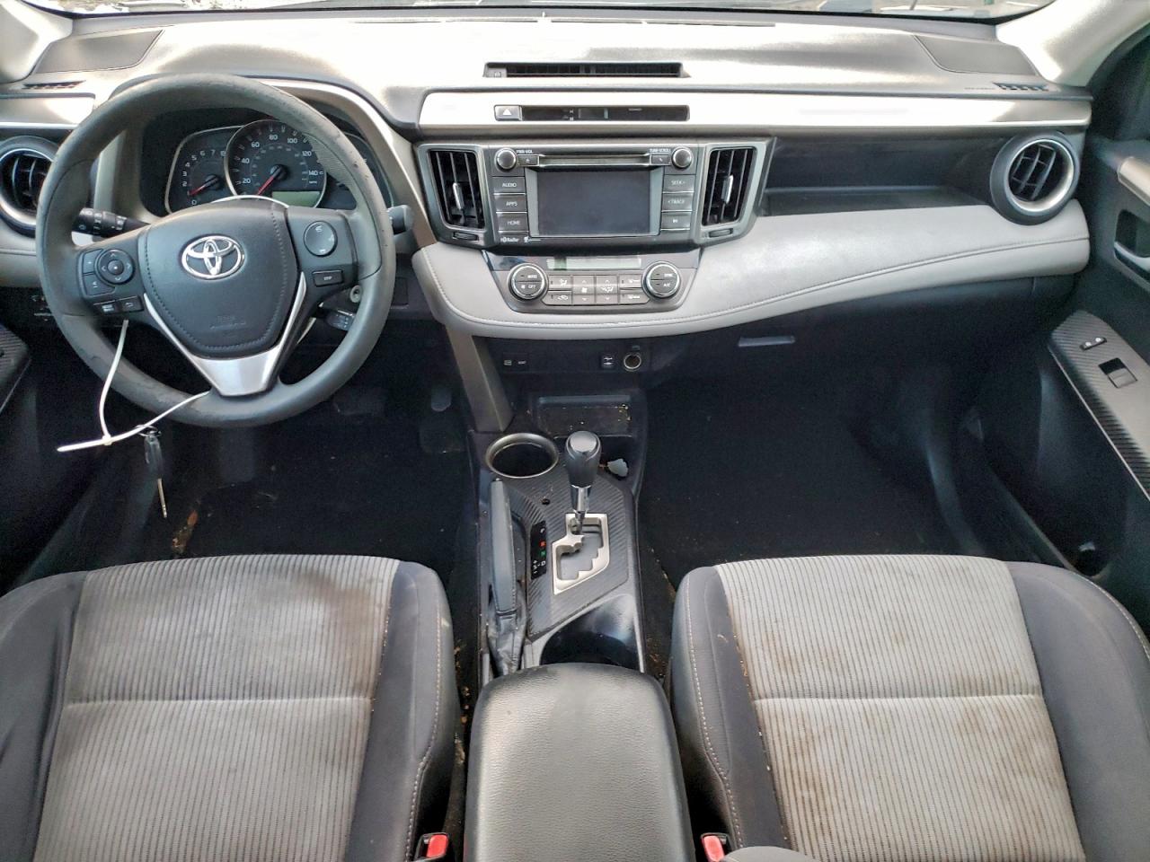 2015 TOYOTA RAV4 XLE photo 15