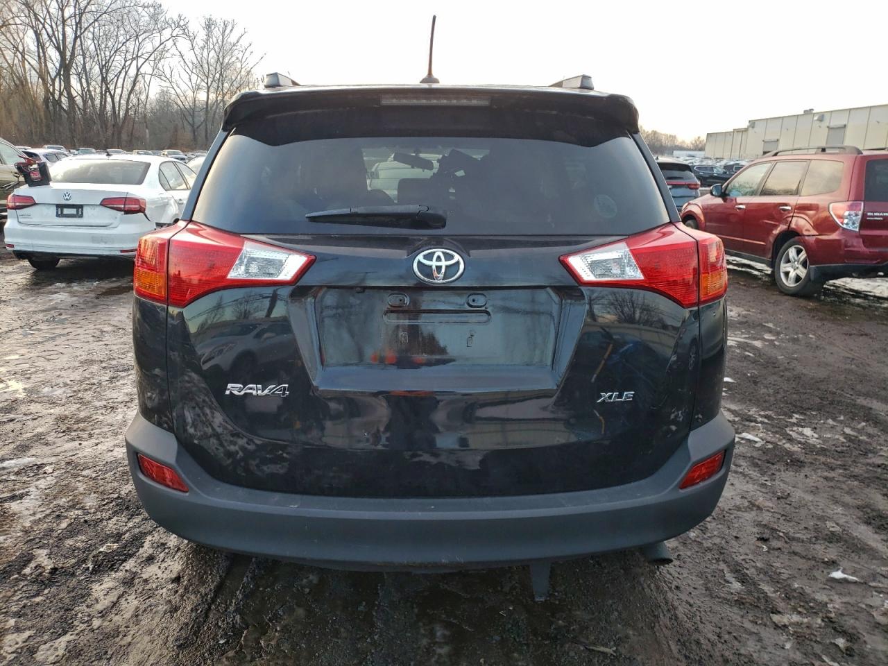2015 TOYOTA RAV4 XLE photo 11