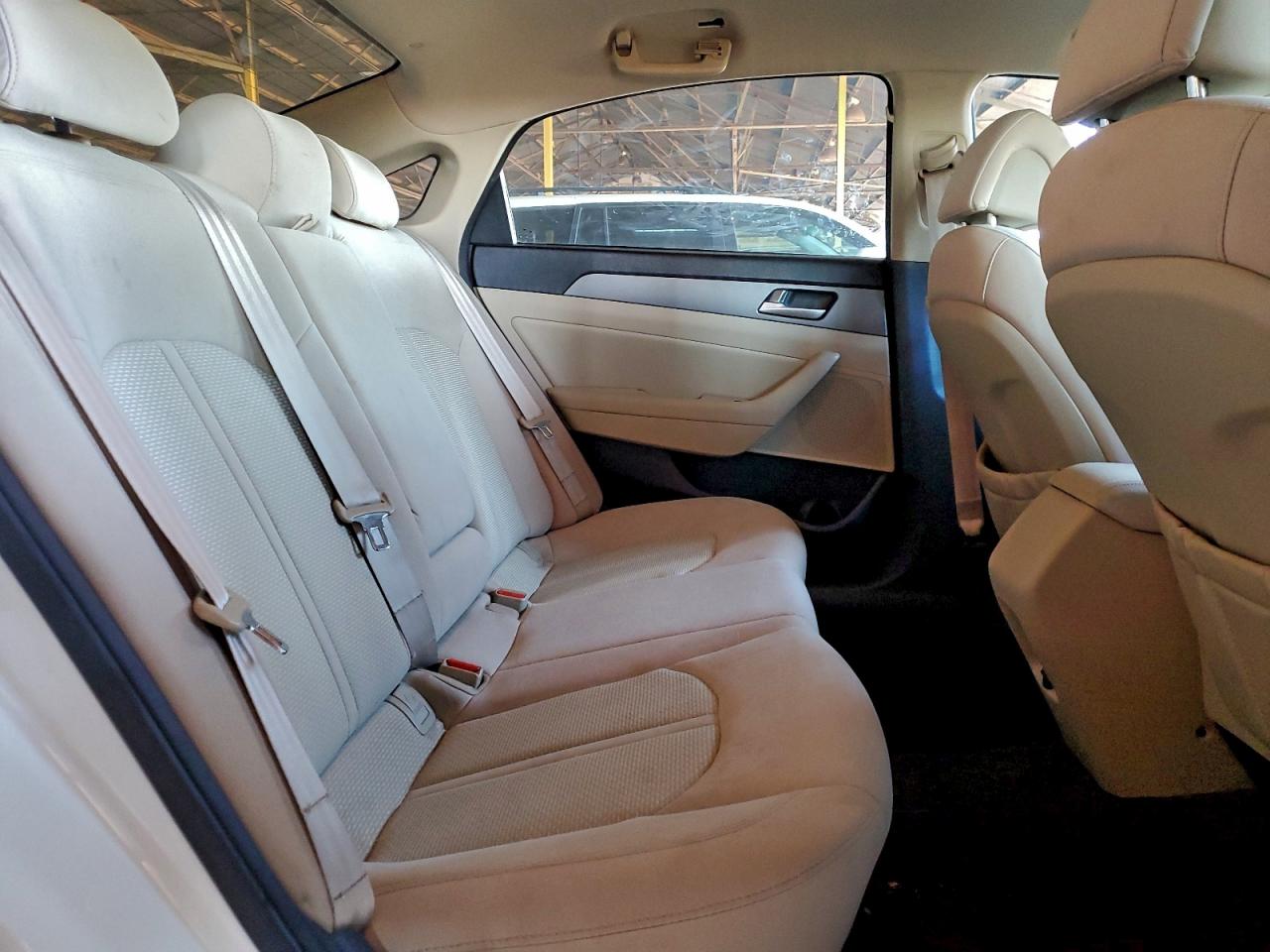 2015 HYUNDAI SONATA SE photo 28