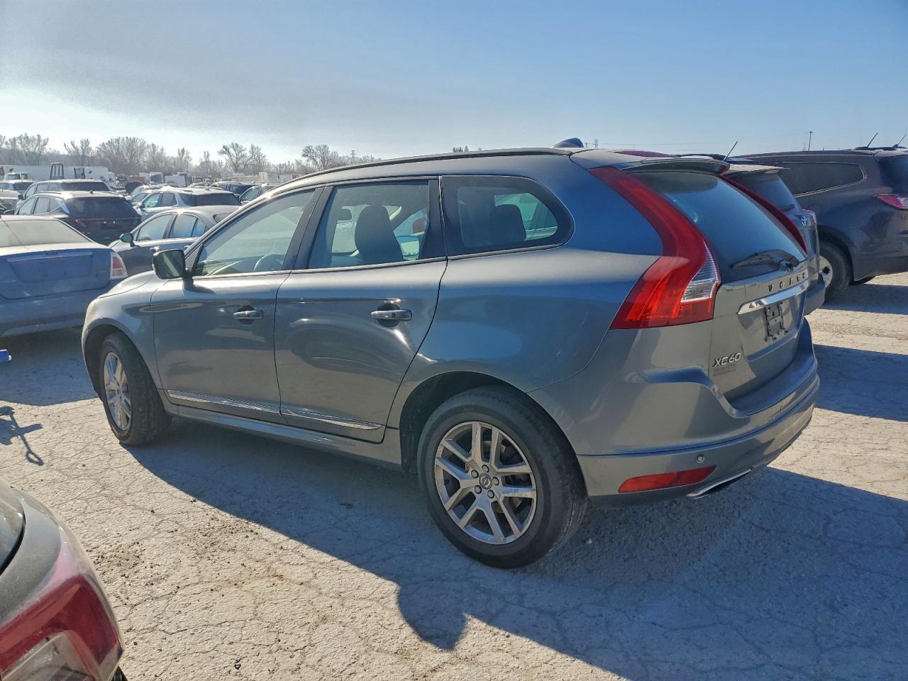 2017 VOLVO XC60 T5 photo 4