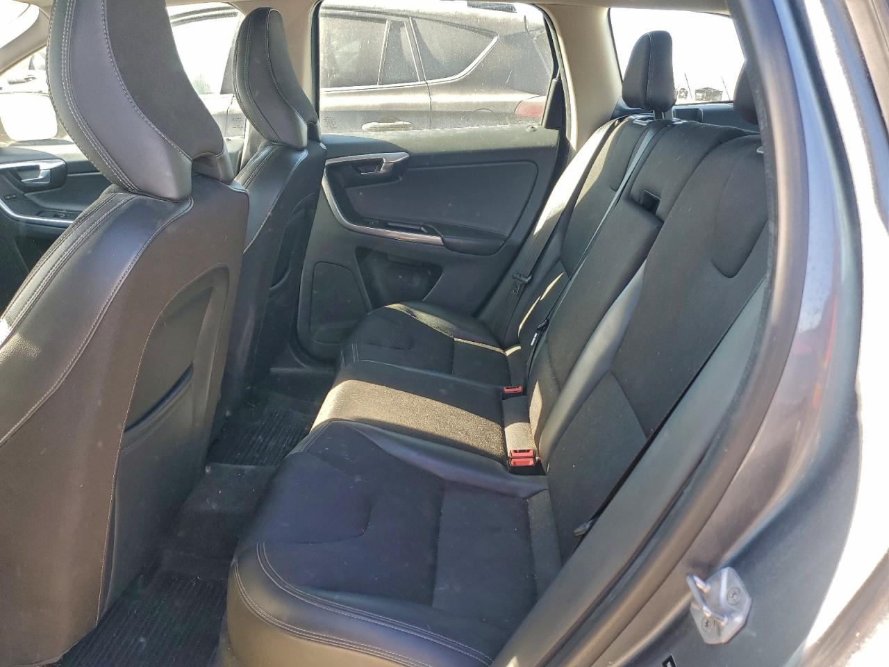 2017 VOLVO XC60 T5 photo 31
