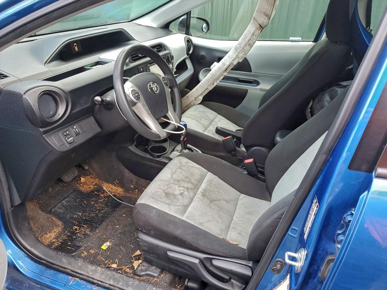 2012 TOYOTA PRIUS C photo 13