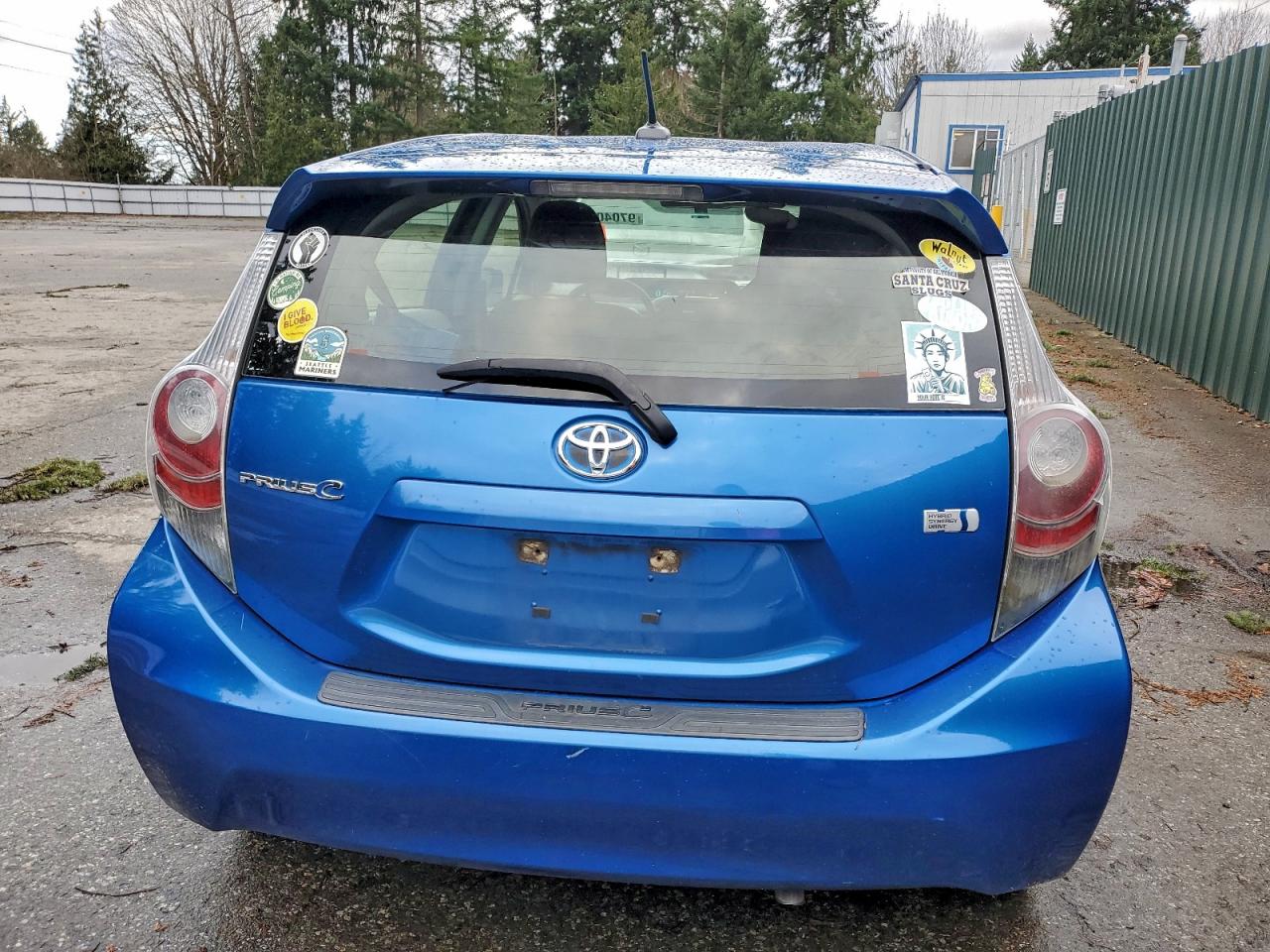 2012 TOYOTA PRIUS C photo 11