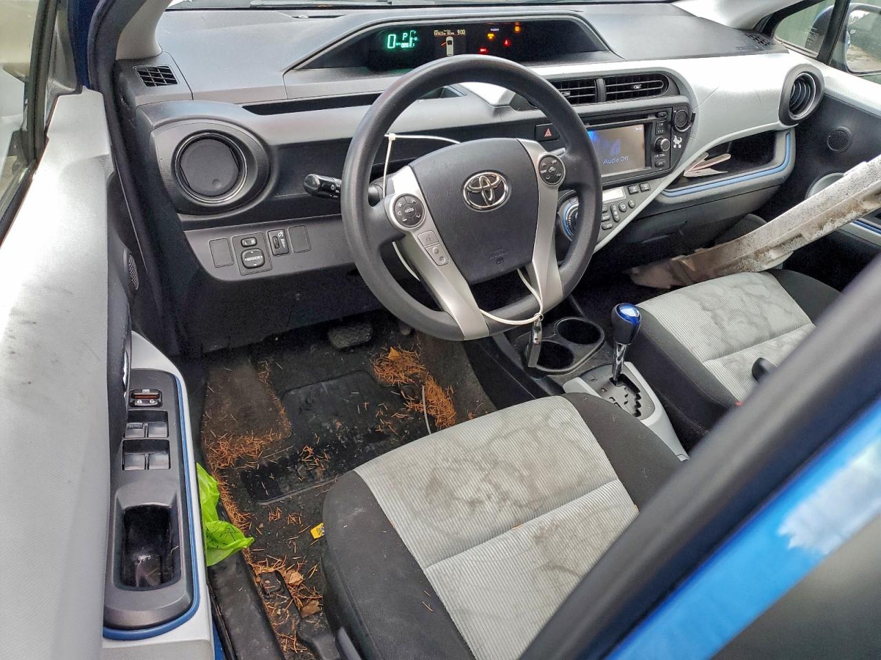 2012 TOYOTA PRIUS C photo 15