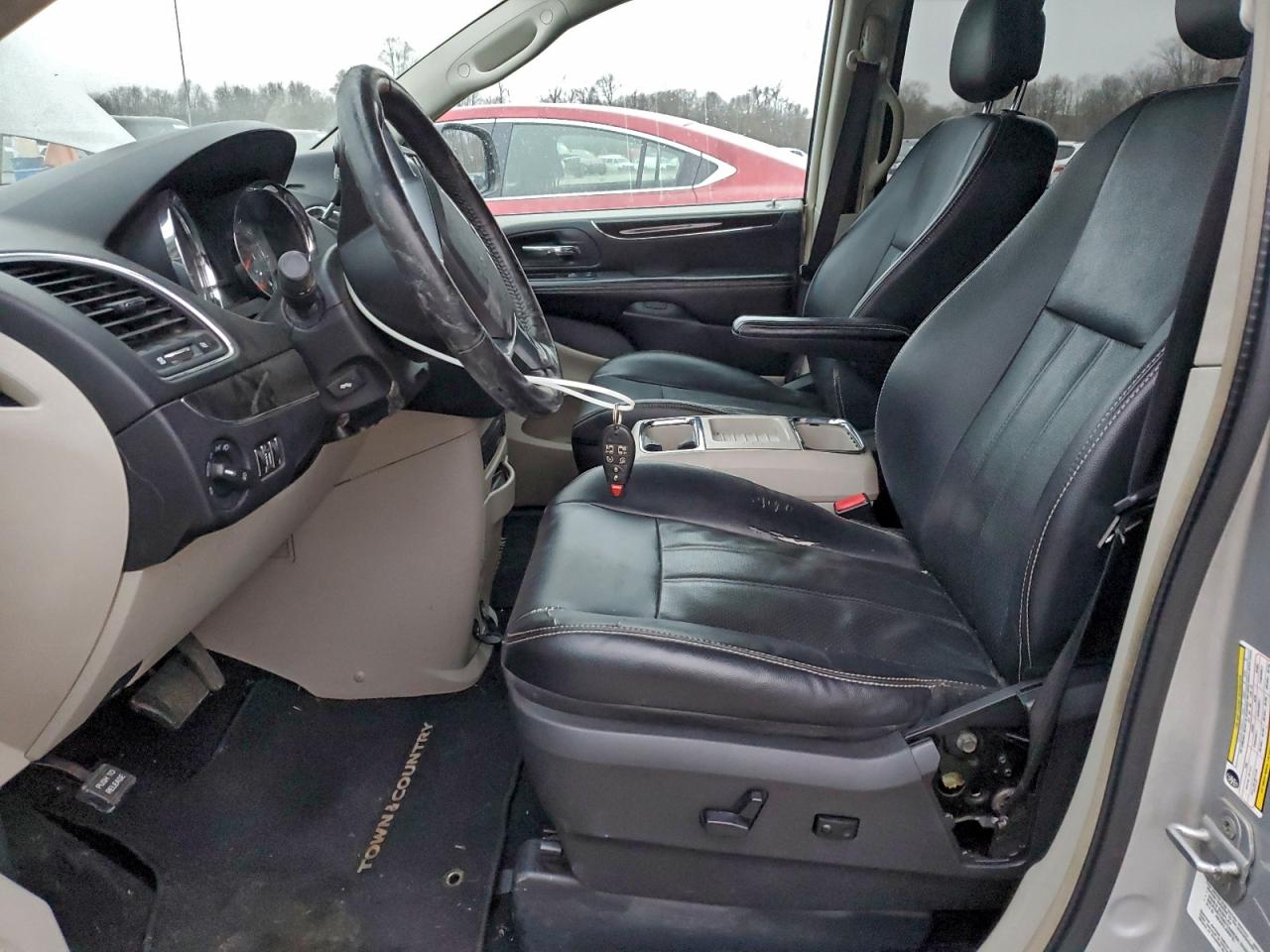 2012 CHRYSLER TOWN & COUNTRY TOURING L photo 13