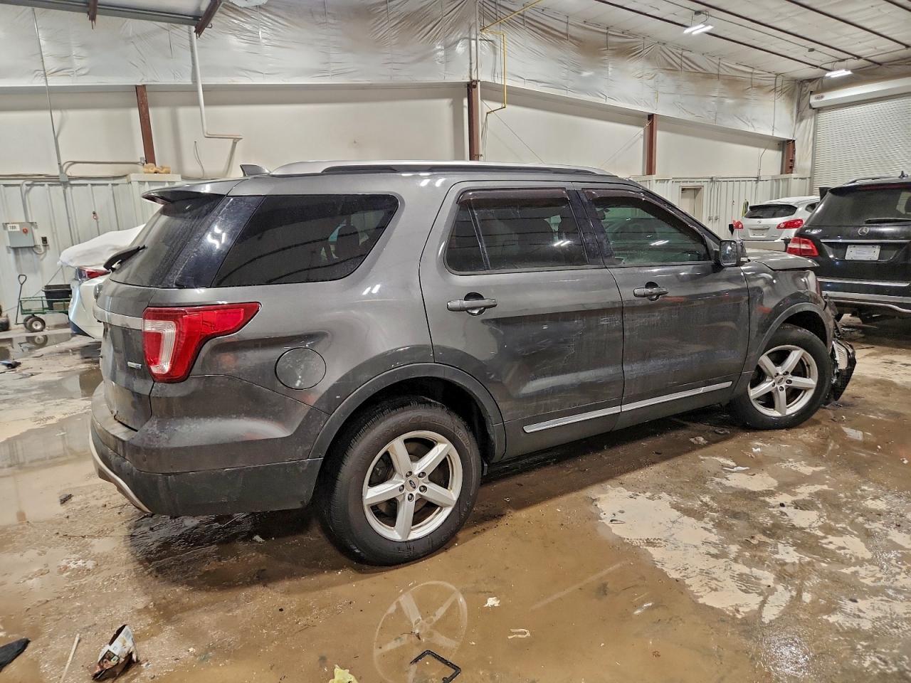 2016 FORD EXPLORER XLT photo 7