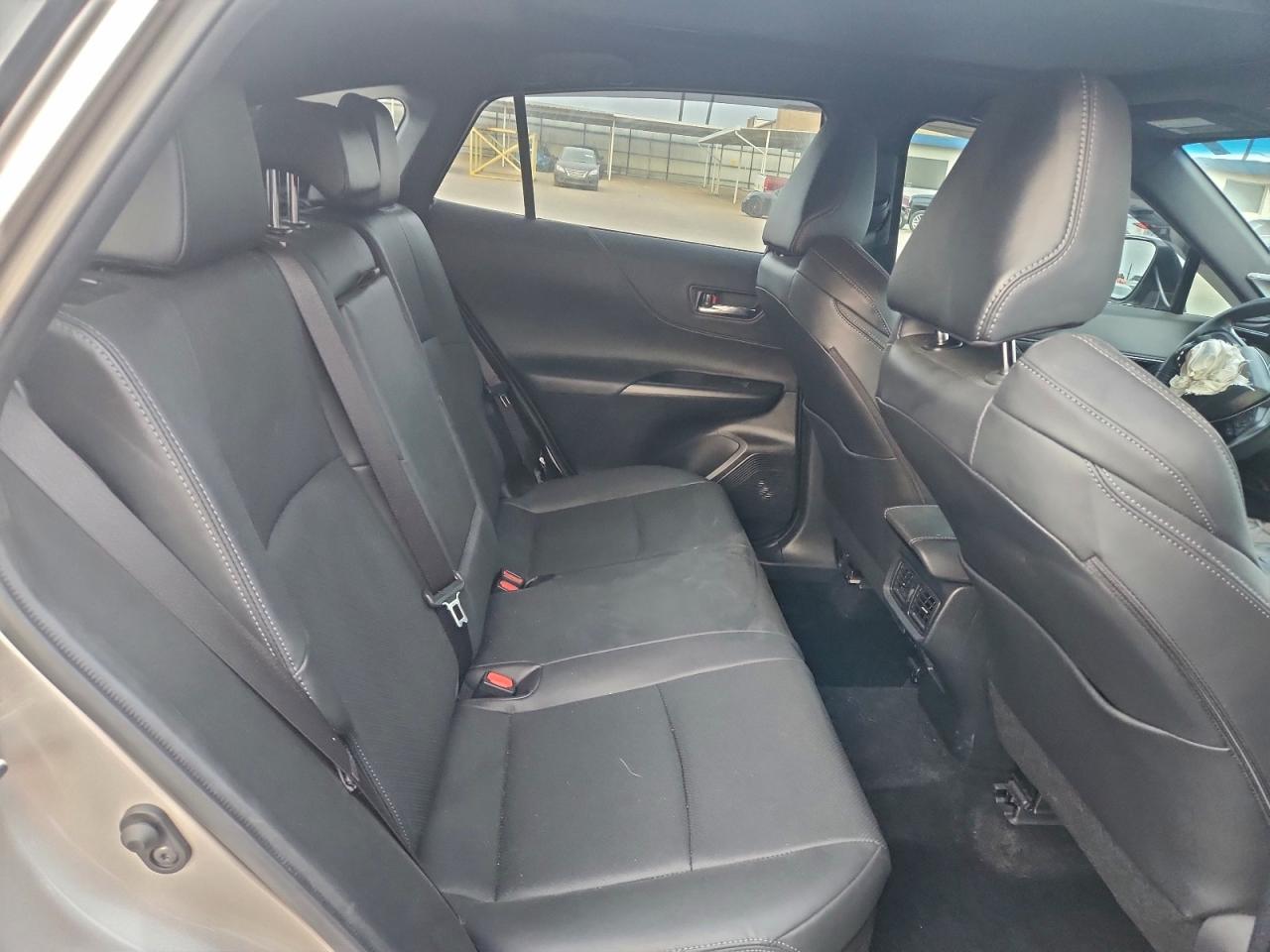 2023 TOYOTA VENZA LE photo 21