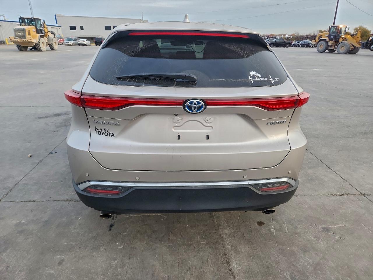 2023 TOYOTA VENZA LE photo 11