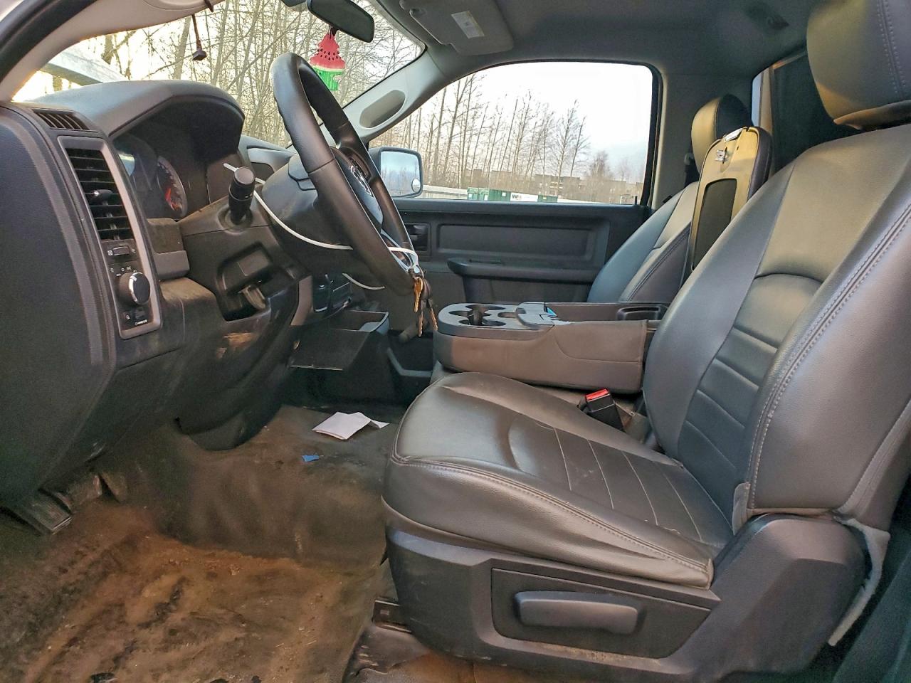 2014 RAM 1500 ST photo 19