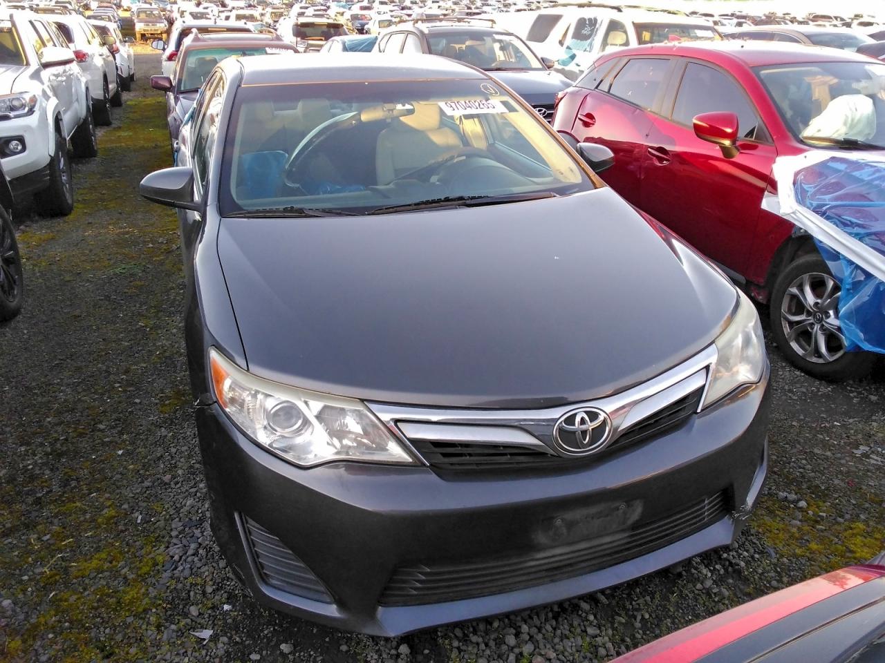 2014 TOYOTA CAMRY L photo 5