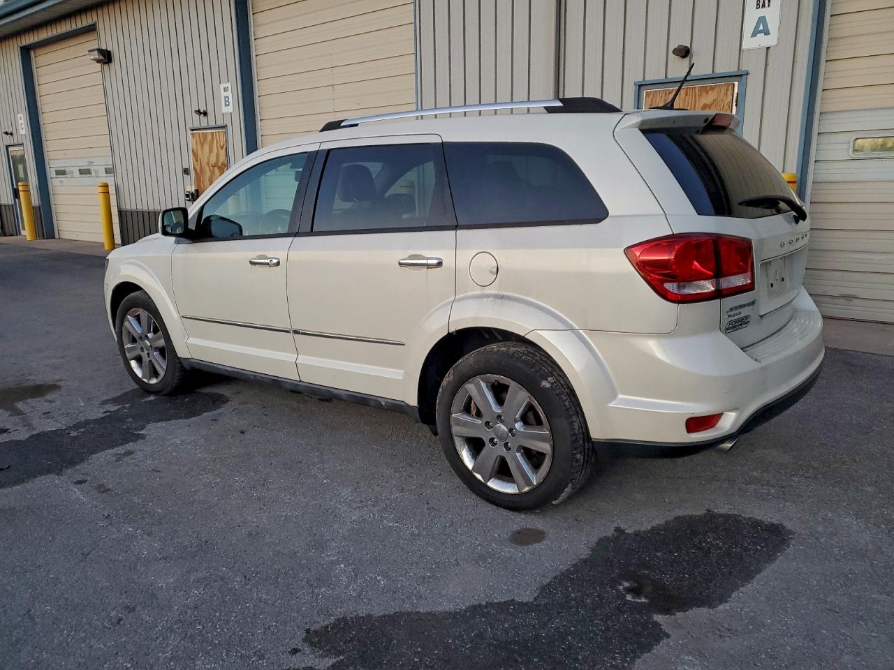 2012 DODGE JOURNEY CREW photo 2