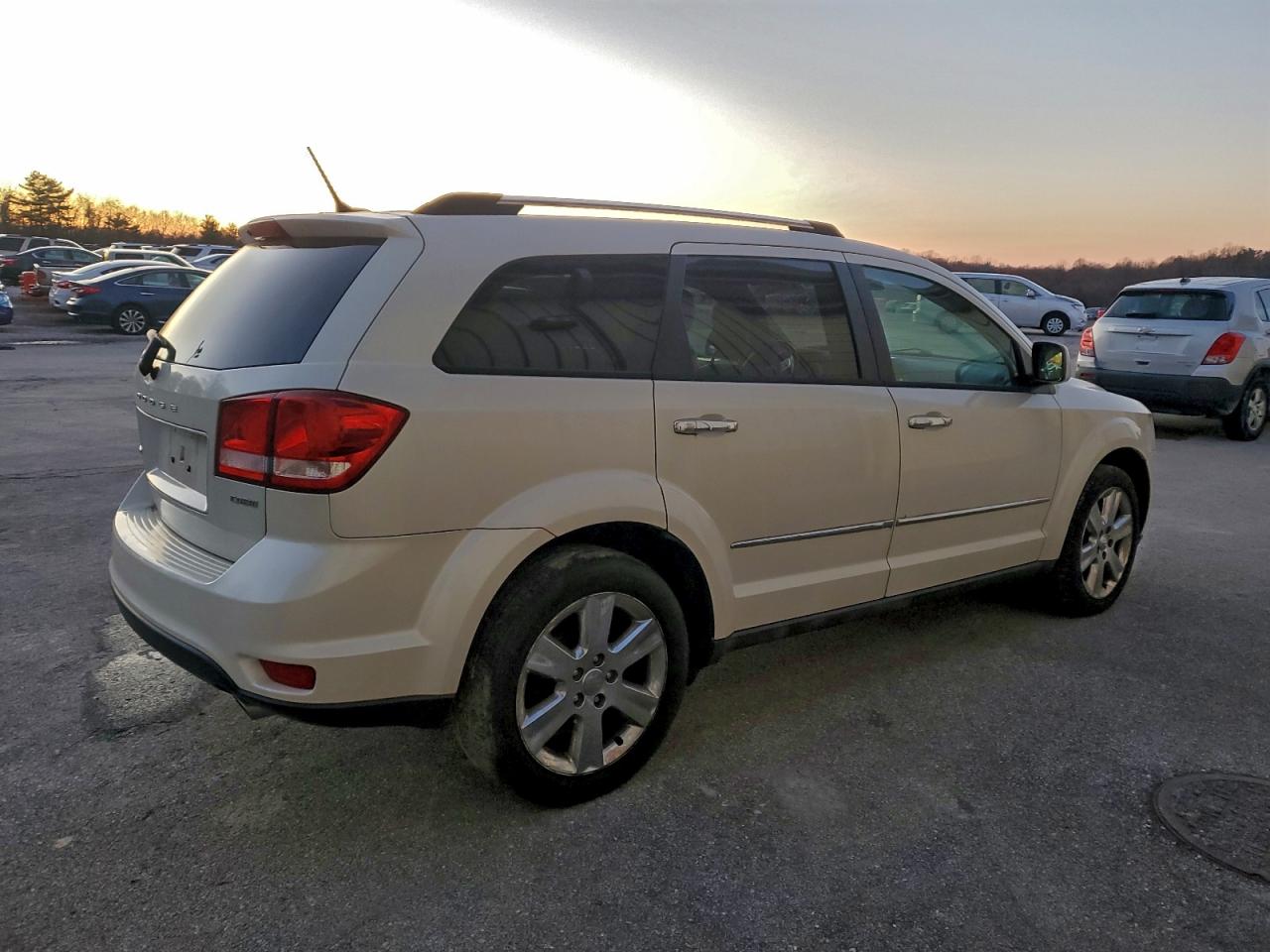 2012 DODGE JOURNEY CREW photo 3