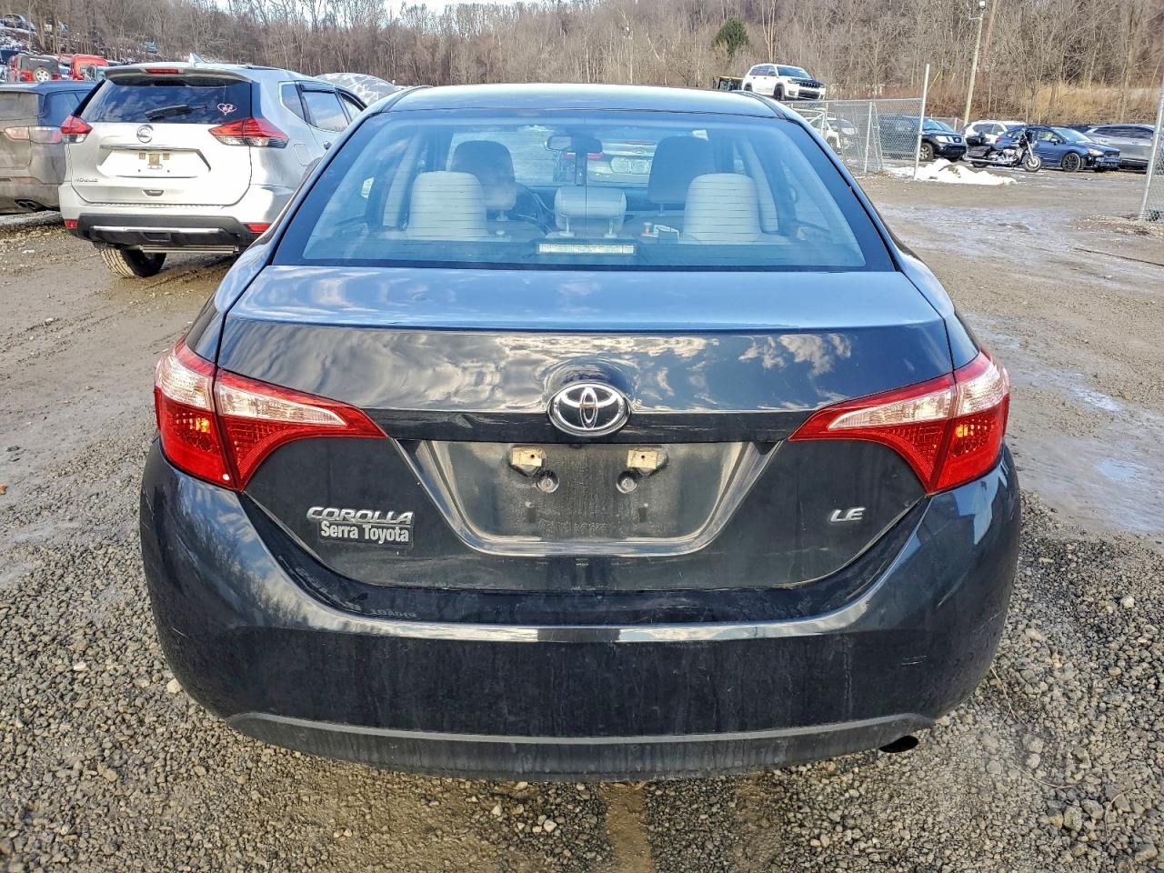 2018 TOYOTA COROLLA L photo 6