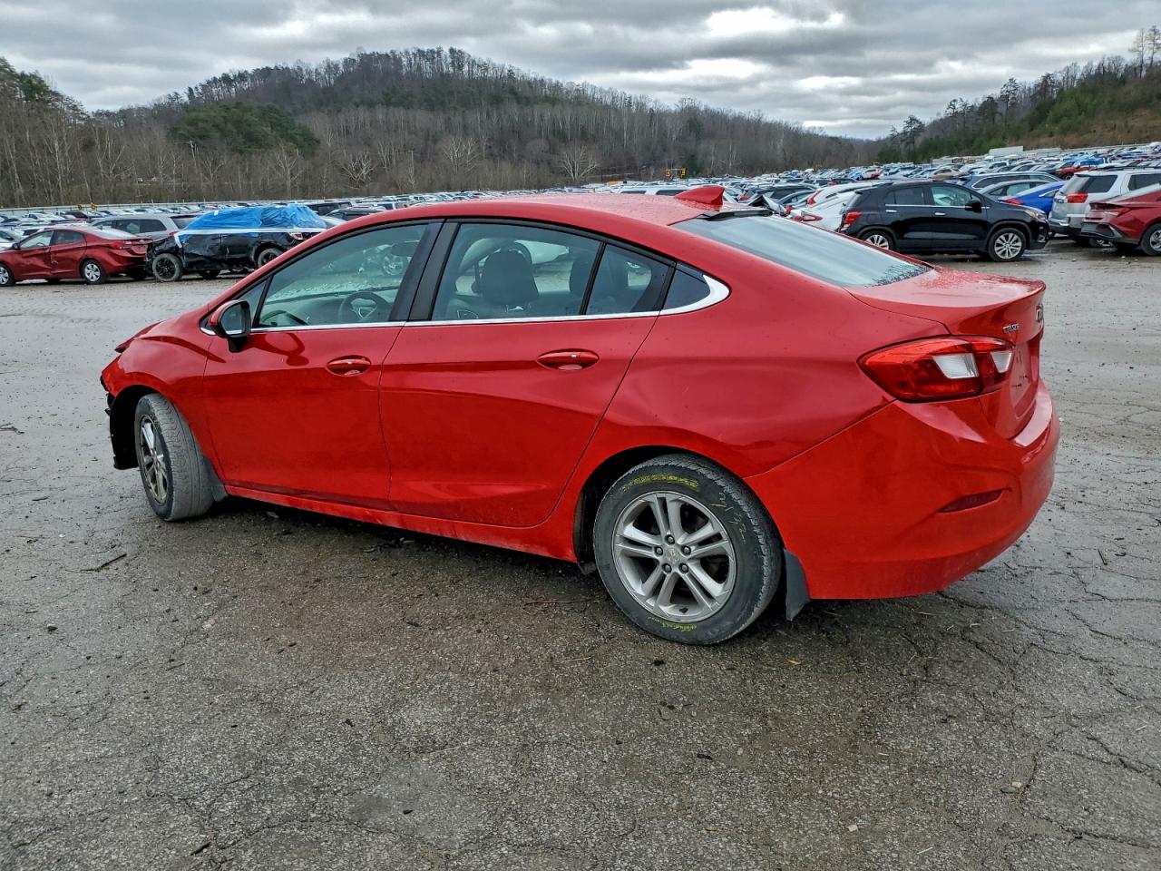 2017 CHEVROLET CRUZE LT photo 2