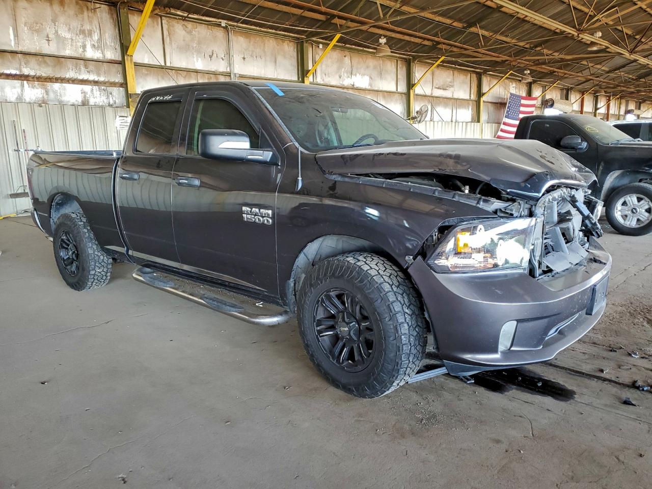 2017 RAM 1500 ST photo 4