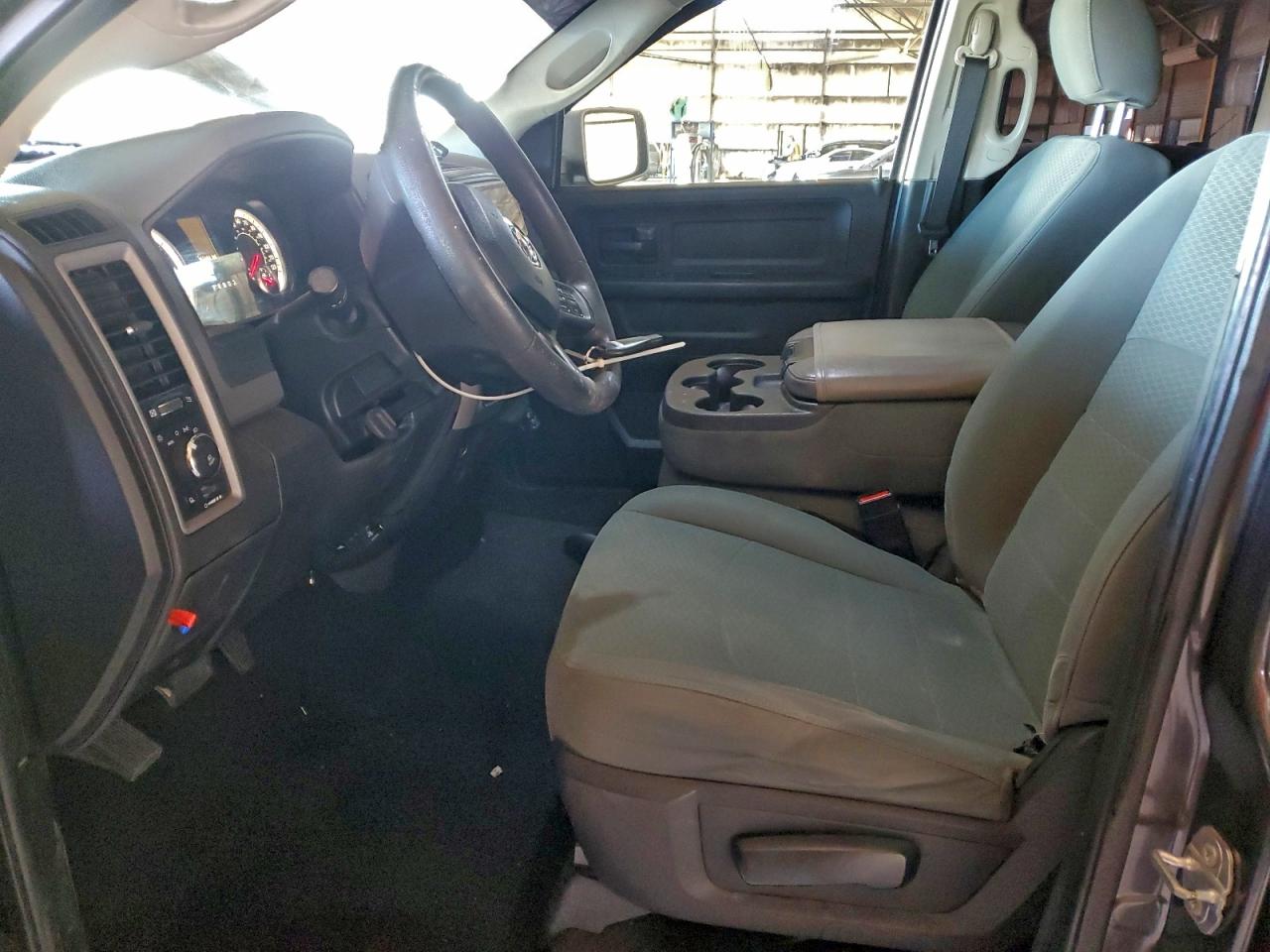 2017 RAM 1500 ST photo 7