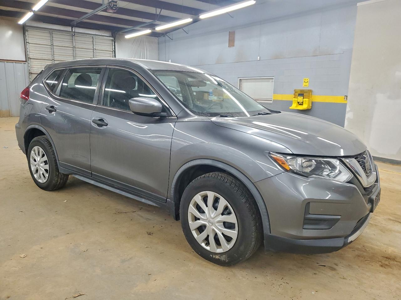 2018 NISSAN ROGUE S photo 4