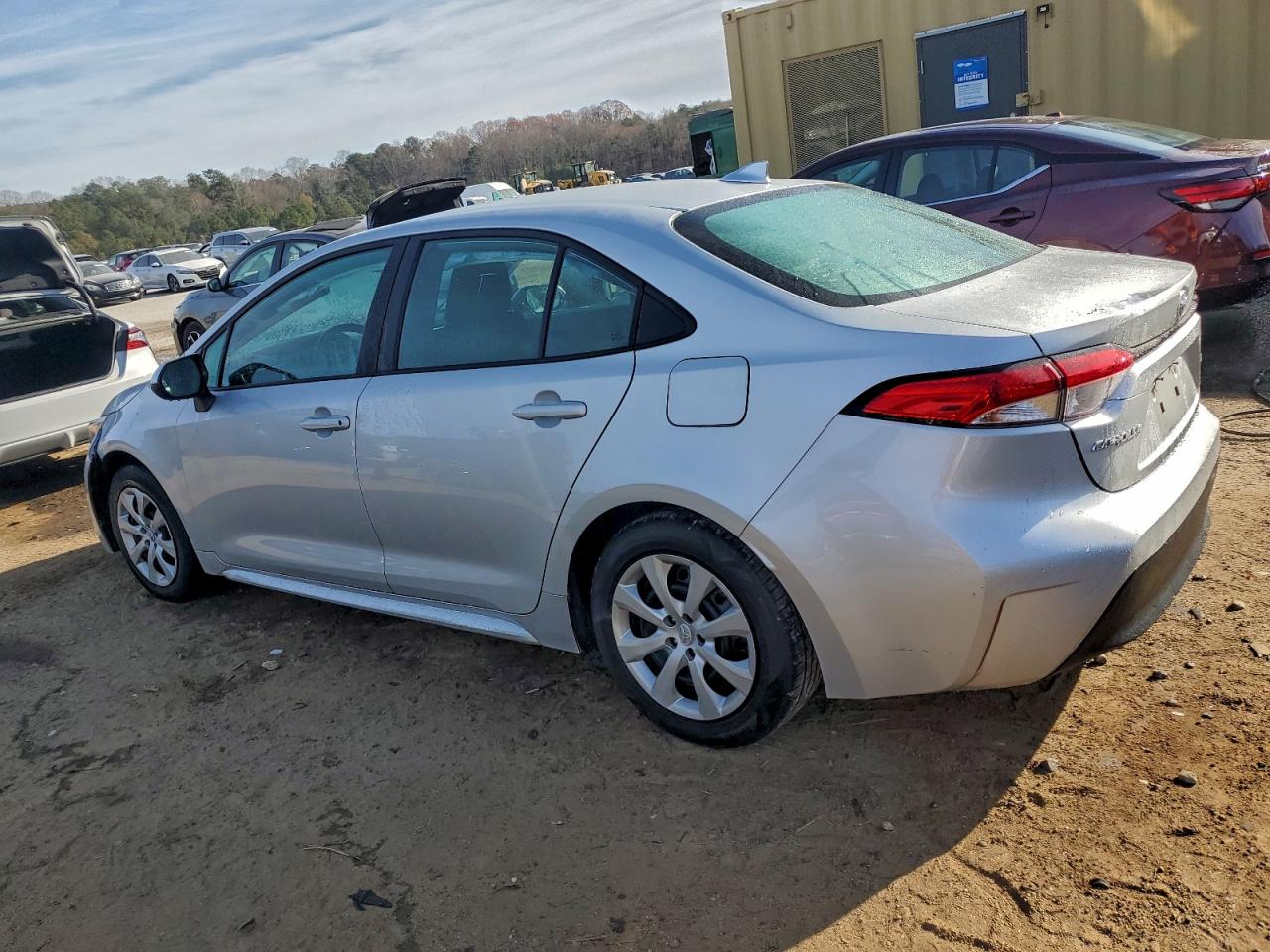 2023 TOYOTA COROLLA LE photo 2