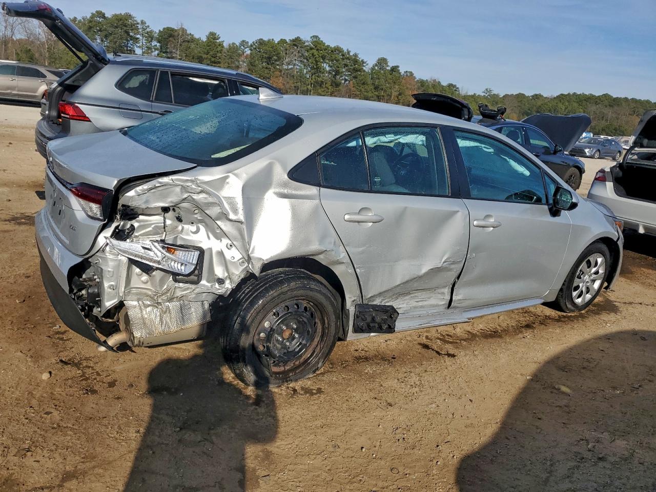 2023 TOYOTA COROLLA LE photo 3