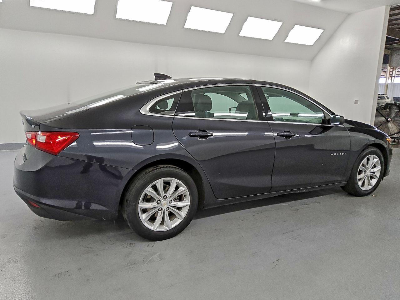 2023 CHEVROLET MALIBU LT photo 3