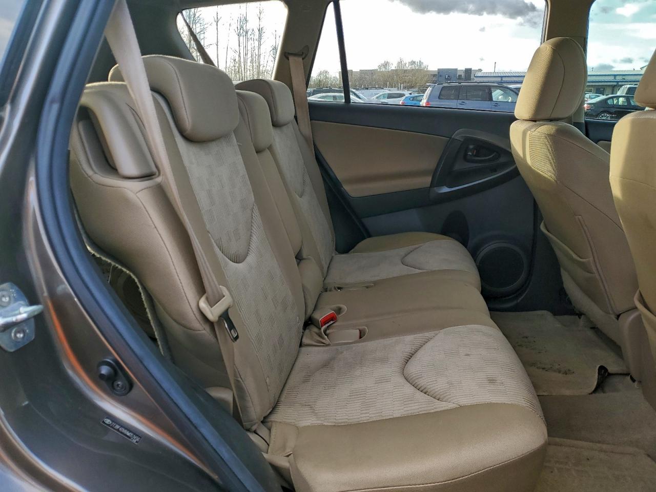 2010 TOYOTA RAV4 photo 11
