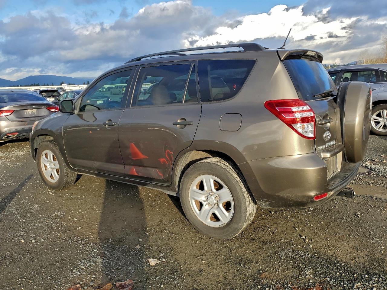 2010 TOYOTA RAV4 photo 2