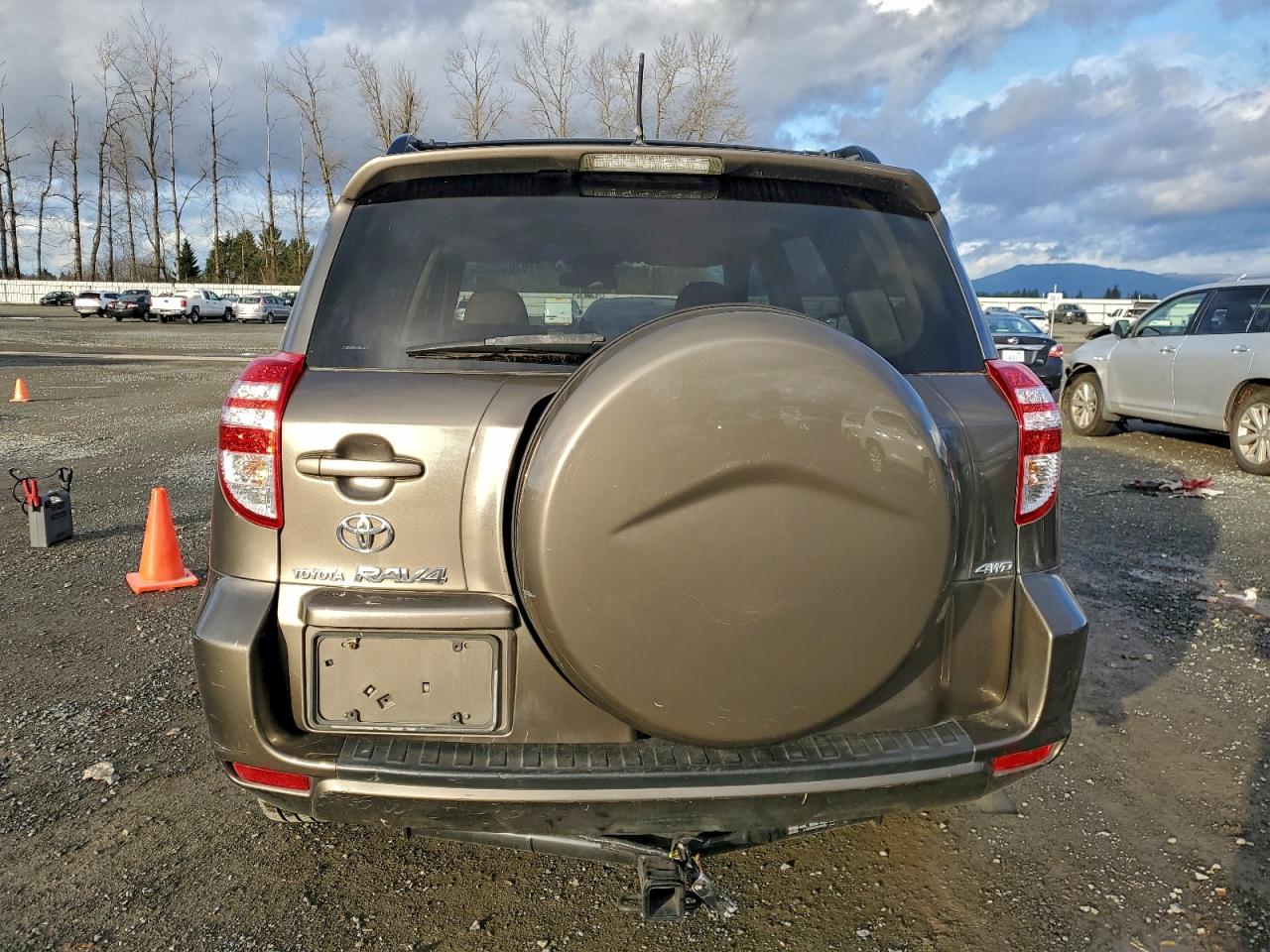 2010 TOYOTA RAV4 photo 6