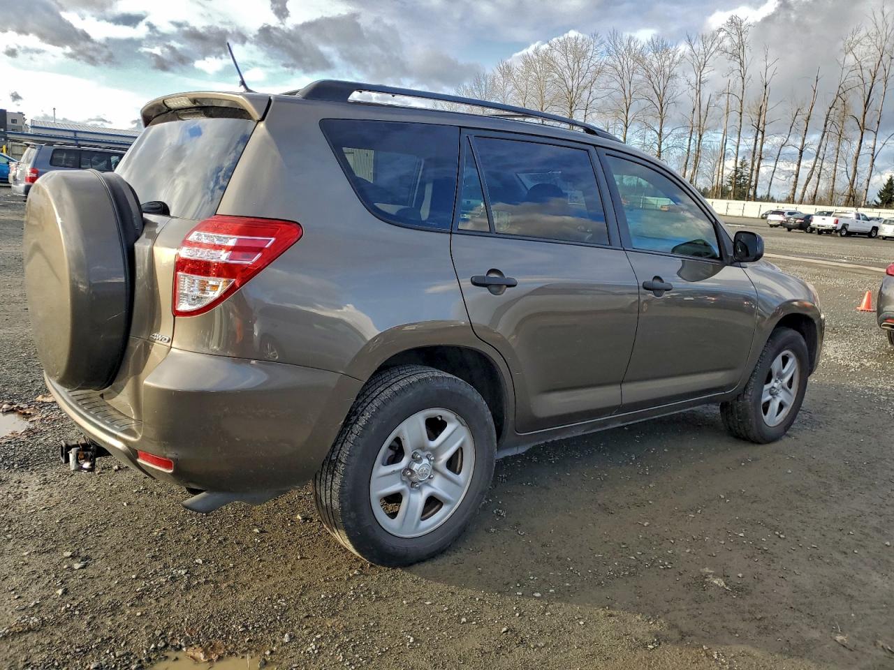 2010 TOYOTA RAV4 photo 3