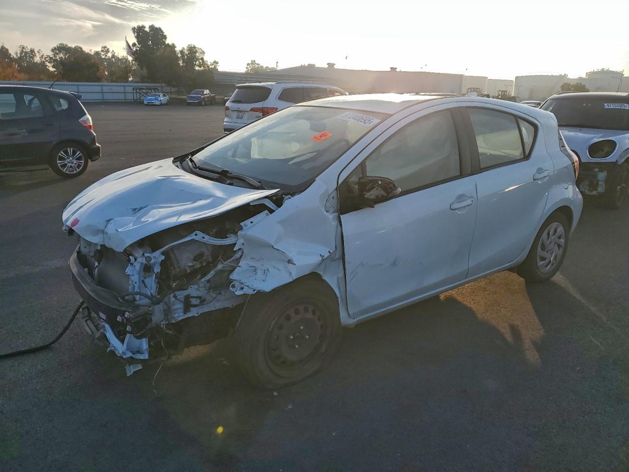 2016 TOYOTA PRIUS C