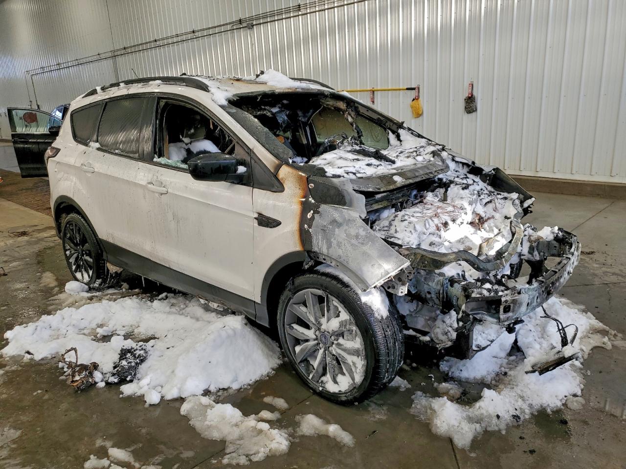 2017 FORD ESCAPE SE photo 10