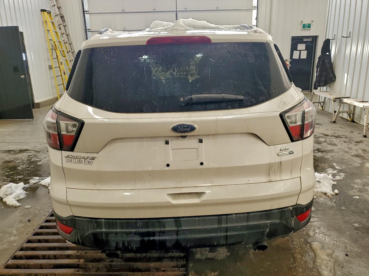2017 FORD ESCAPE SE photo 16