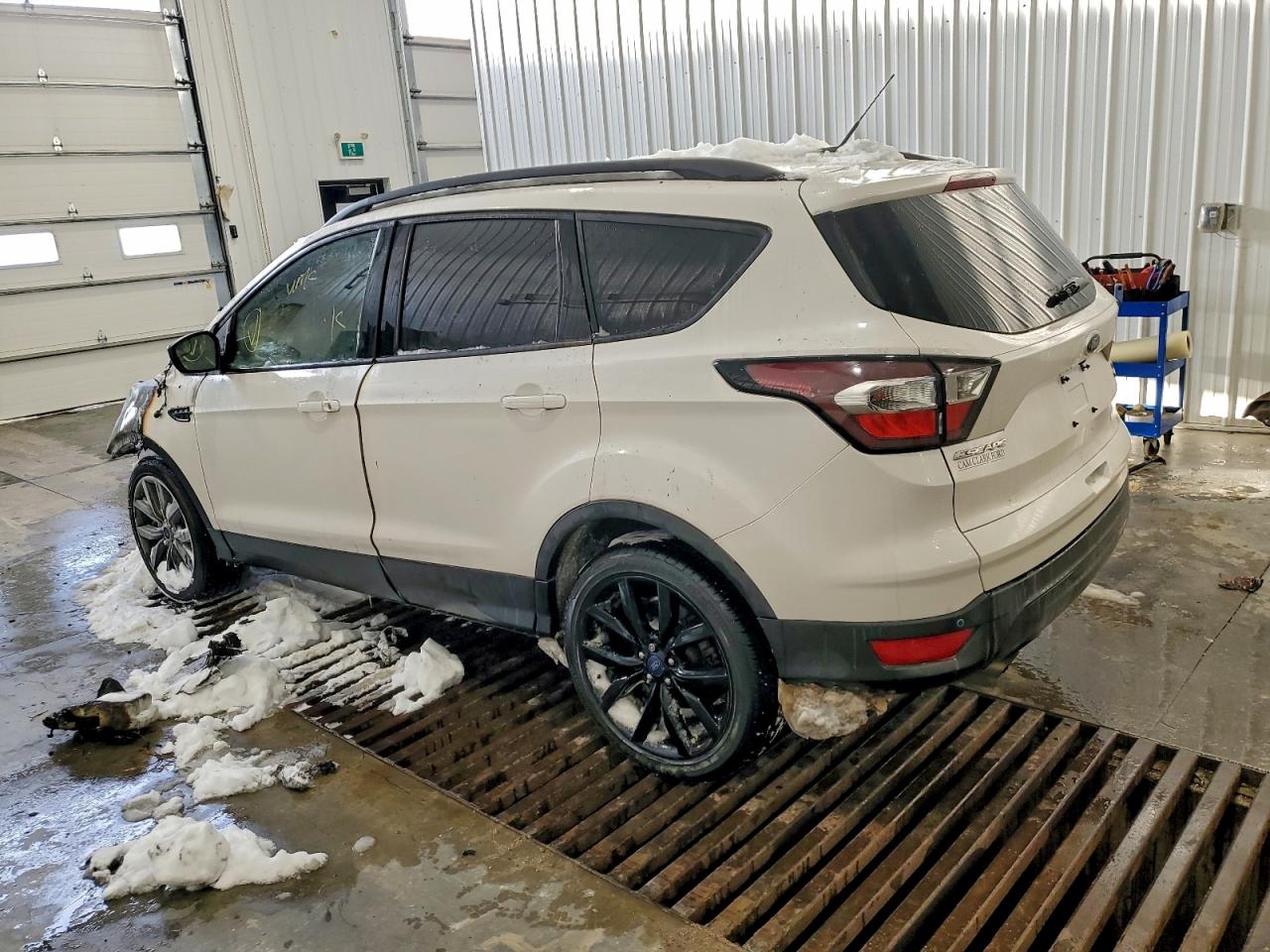 2017 FORD ESCAPE SE photo 4
