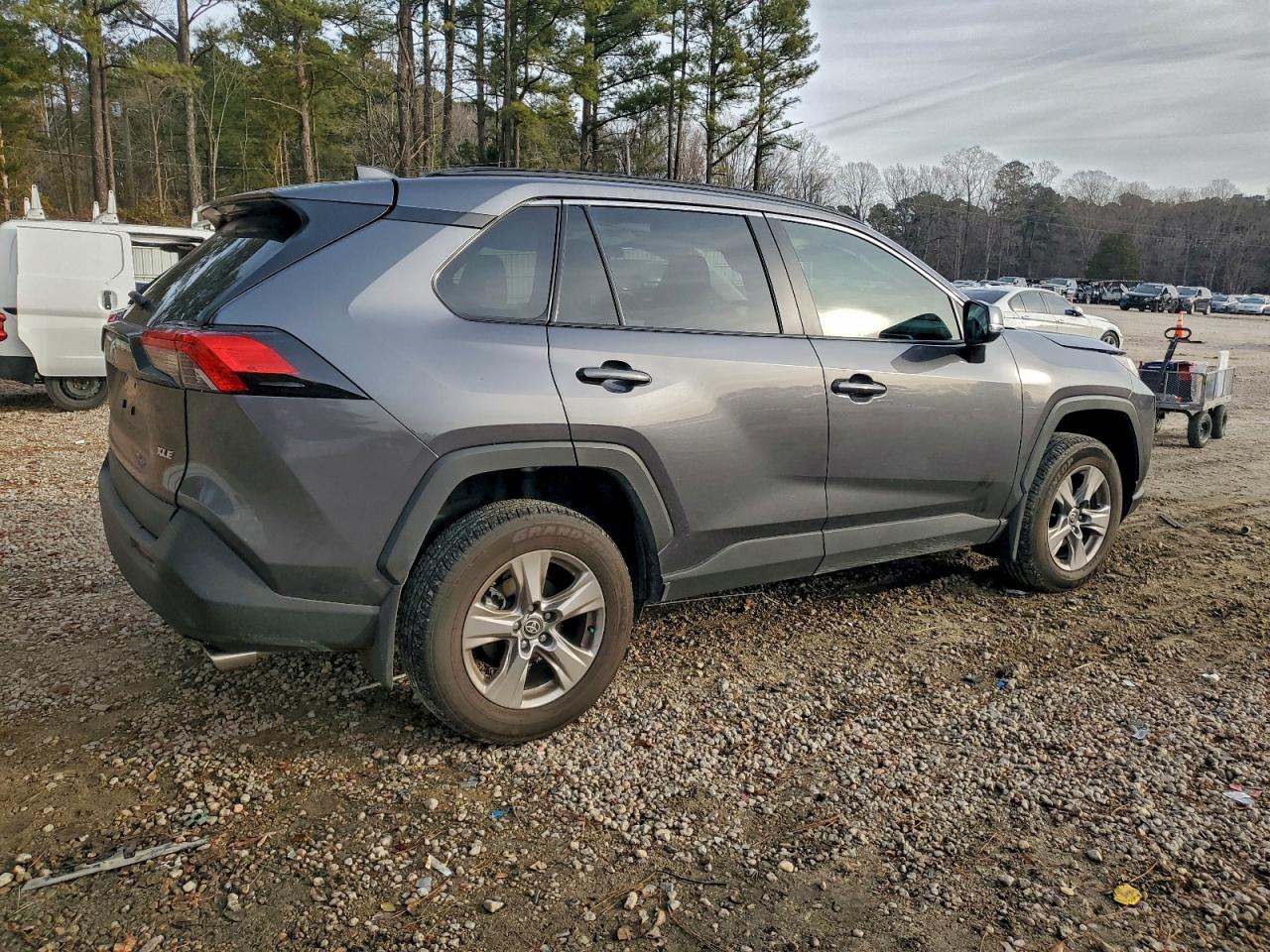 2025 TOYOTA RAV4 XLE photo 3