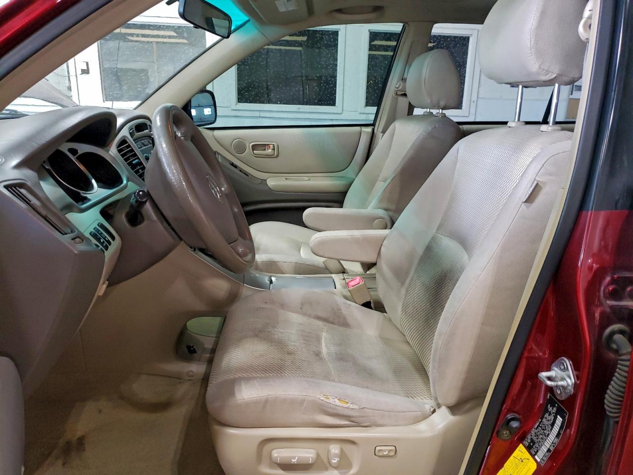 2004 TOYOTA HIGHLANDER BASE photo 19
