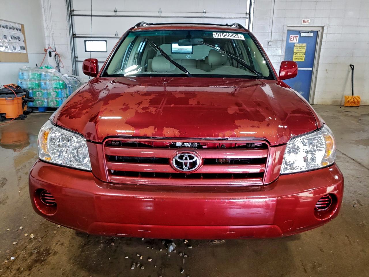 2004 TOYOTA HIGHLANDER BASE photo 13