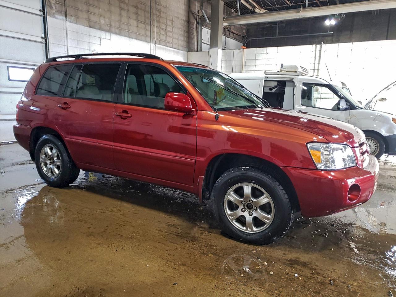 2004 TOYOTA HIGHLANDER BASE photo 10
