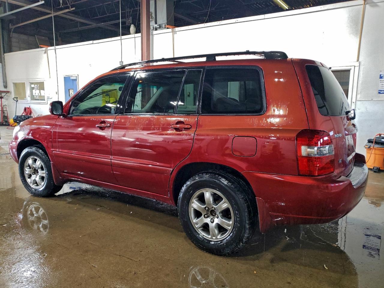 2004 TOYOTA HIGHLANDER BASE photo 4