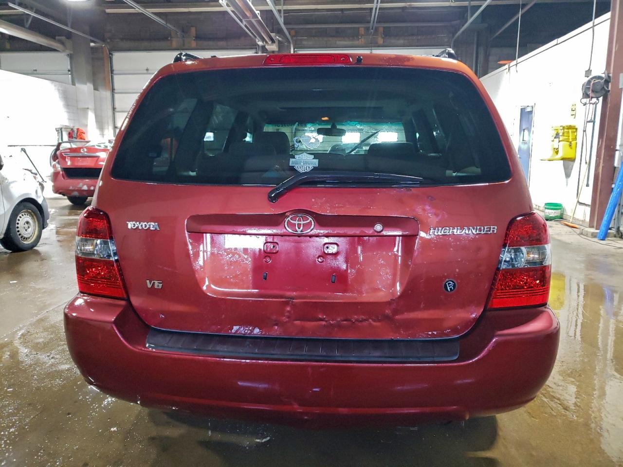 2004 TOYOTA HIGHLANDER BASE photo 16