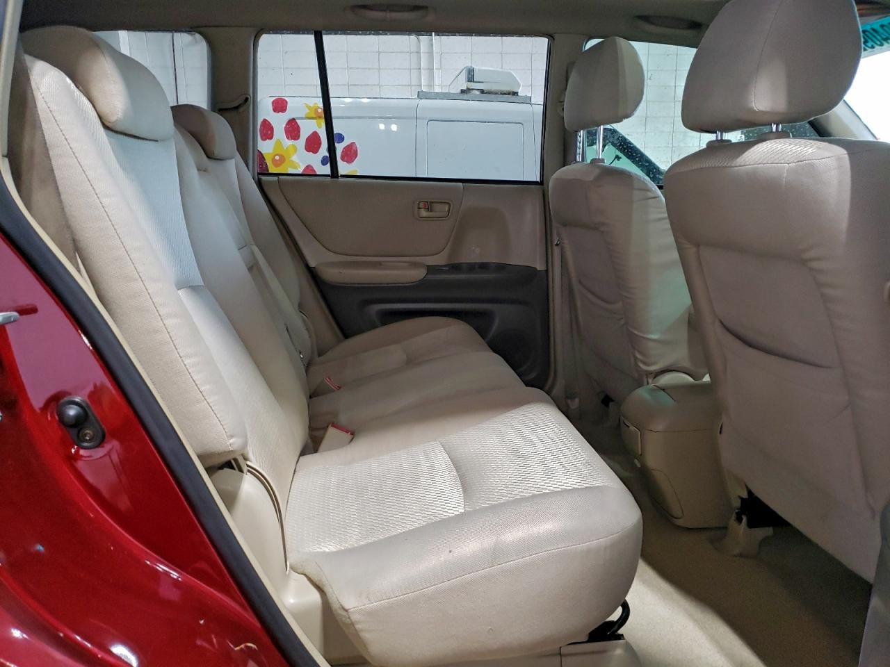 2004 TOYOTA HIGHLANDER BASE photo 31