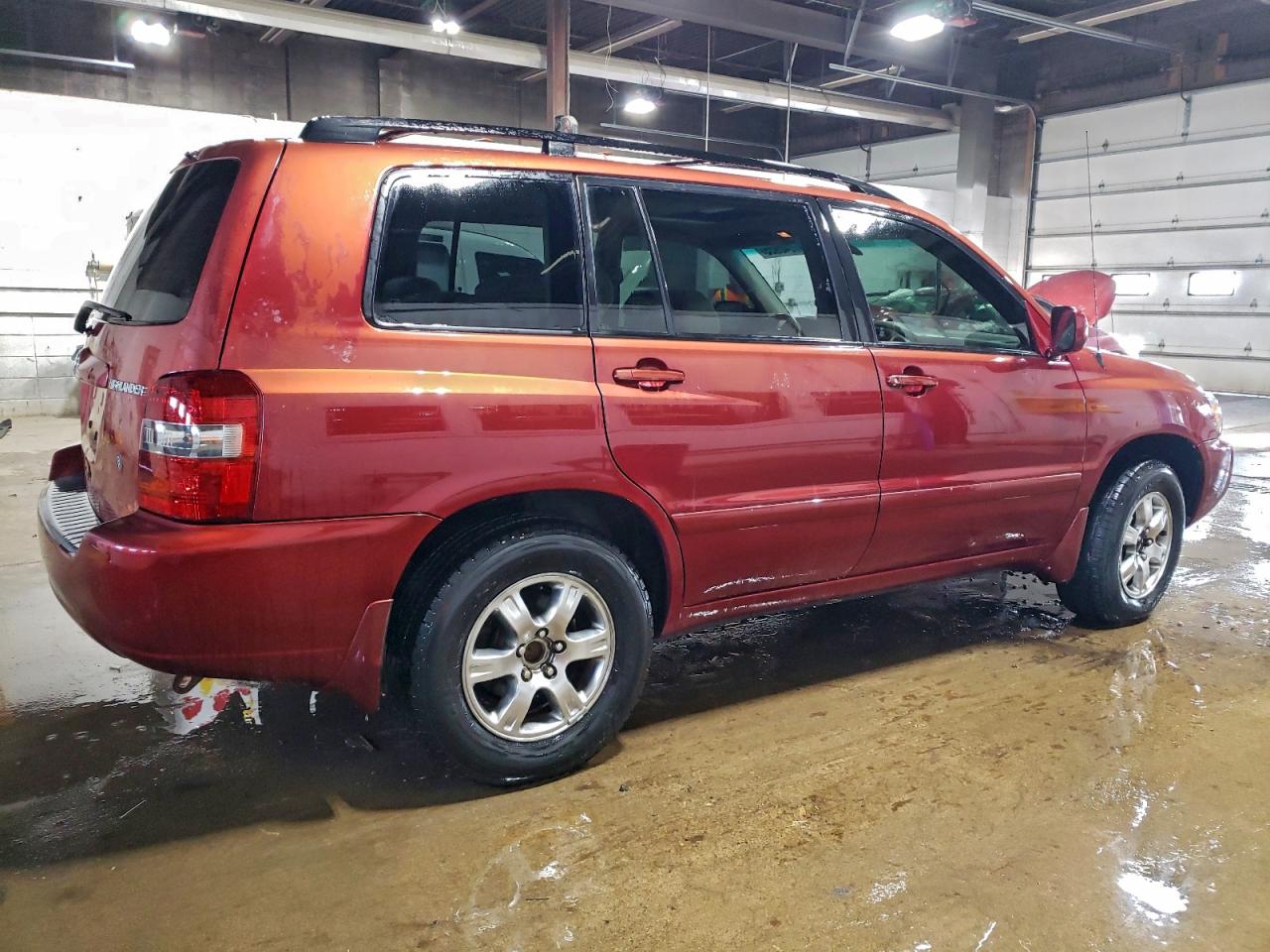 2004 TOYOTA HIGHLANDER BASE photo 7