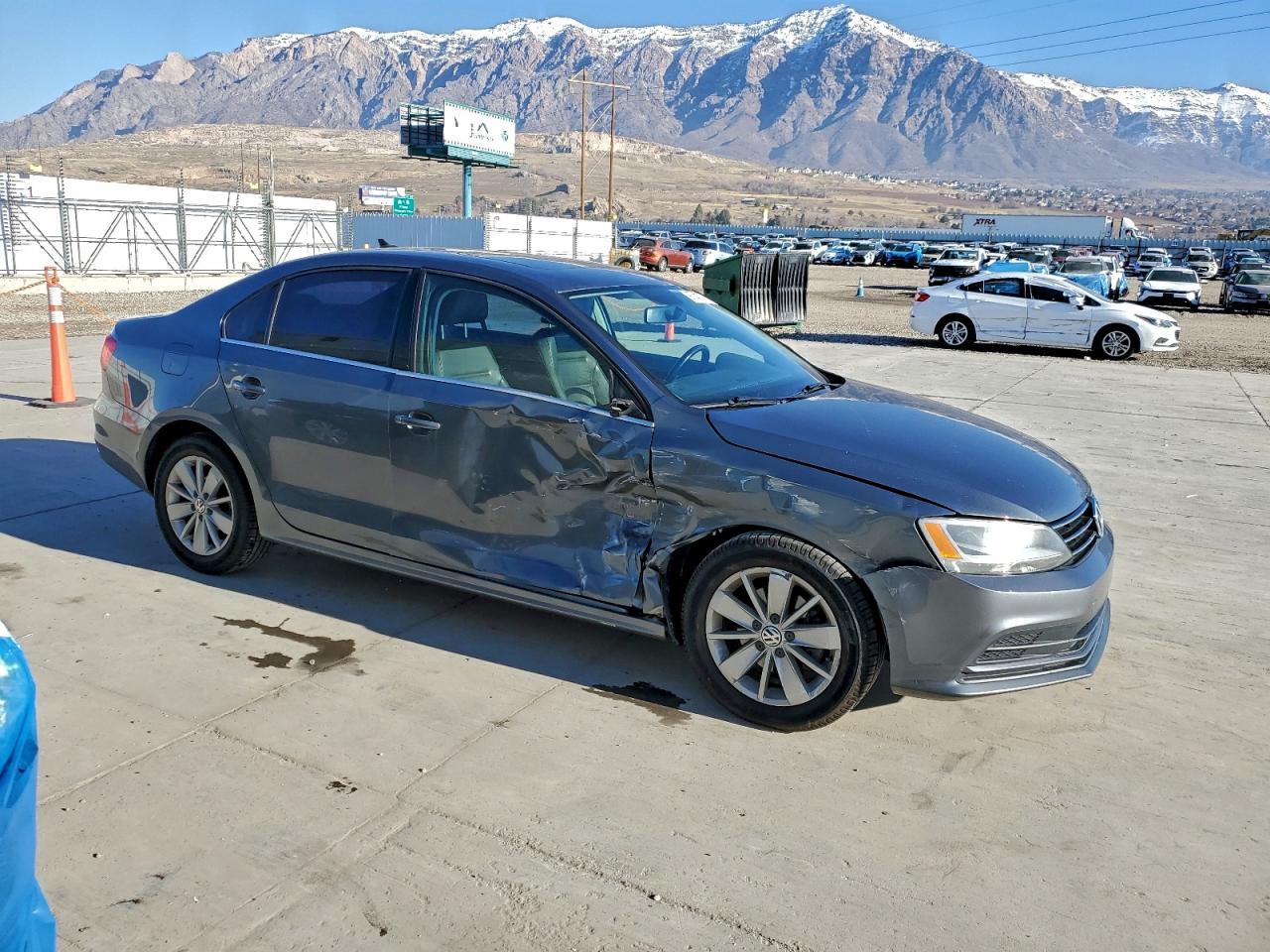 2015 VOLKSWAGEN JETTA TDI photo 4