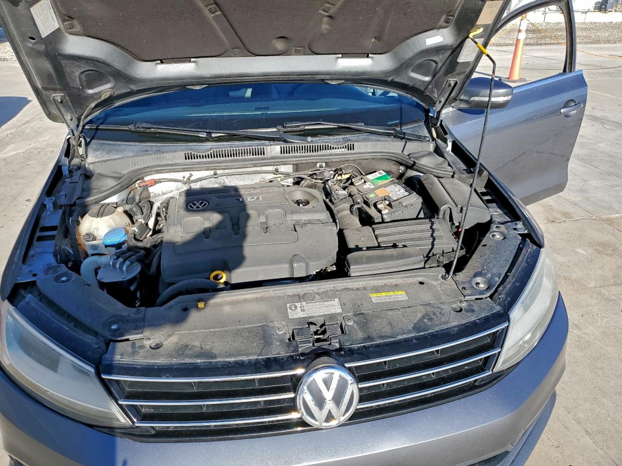 2015 VOLKSWAGEN JETTA TDI photo 11