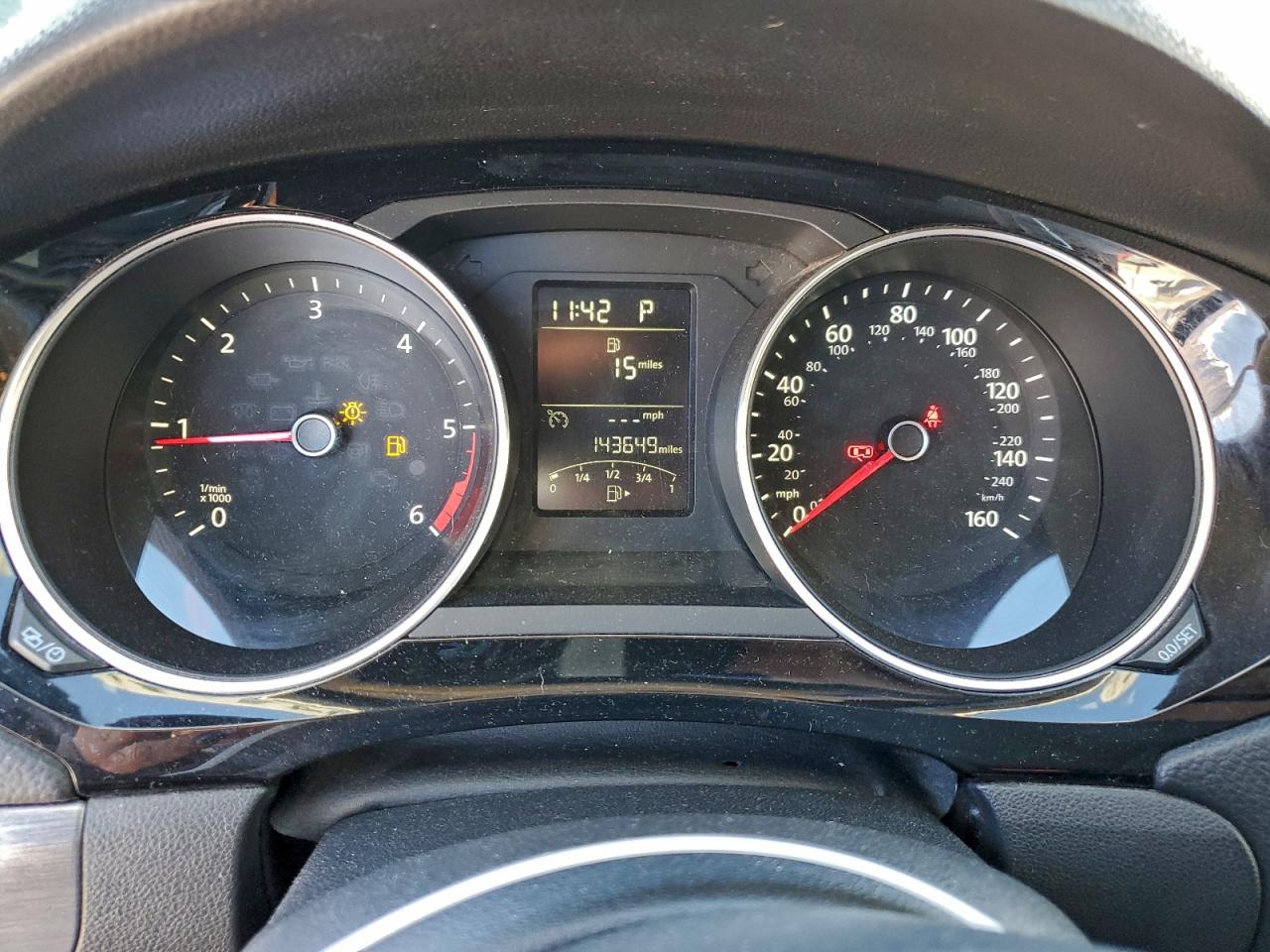 2015 VOLKSWAGEN JETTA TDI photo 9