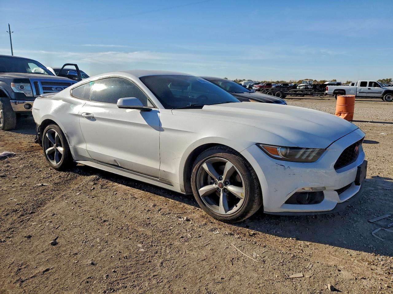 2017 FORD MUSTANG photo 7
