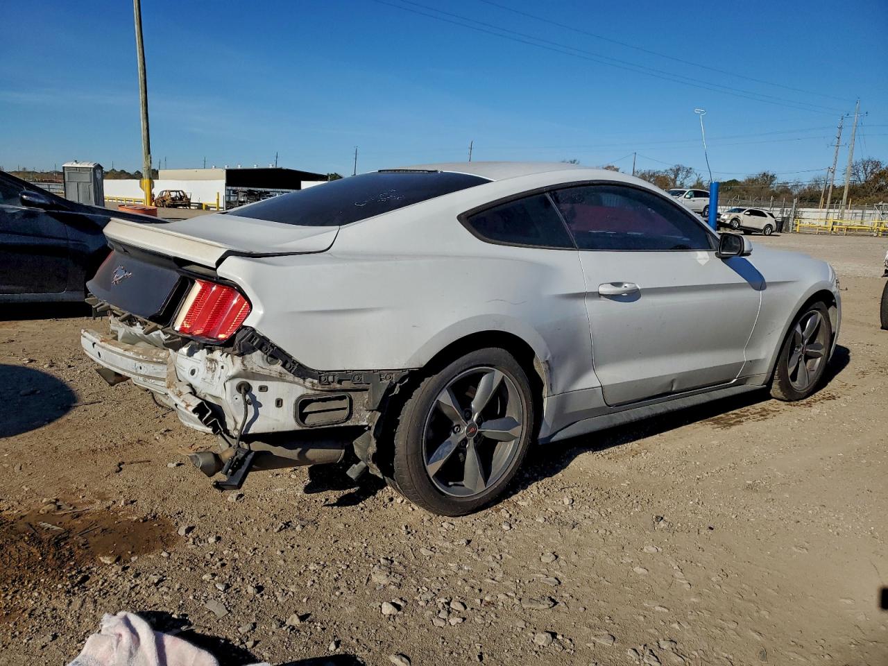 2017 FORD MUSTANG photo 5